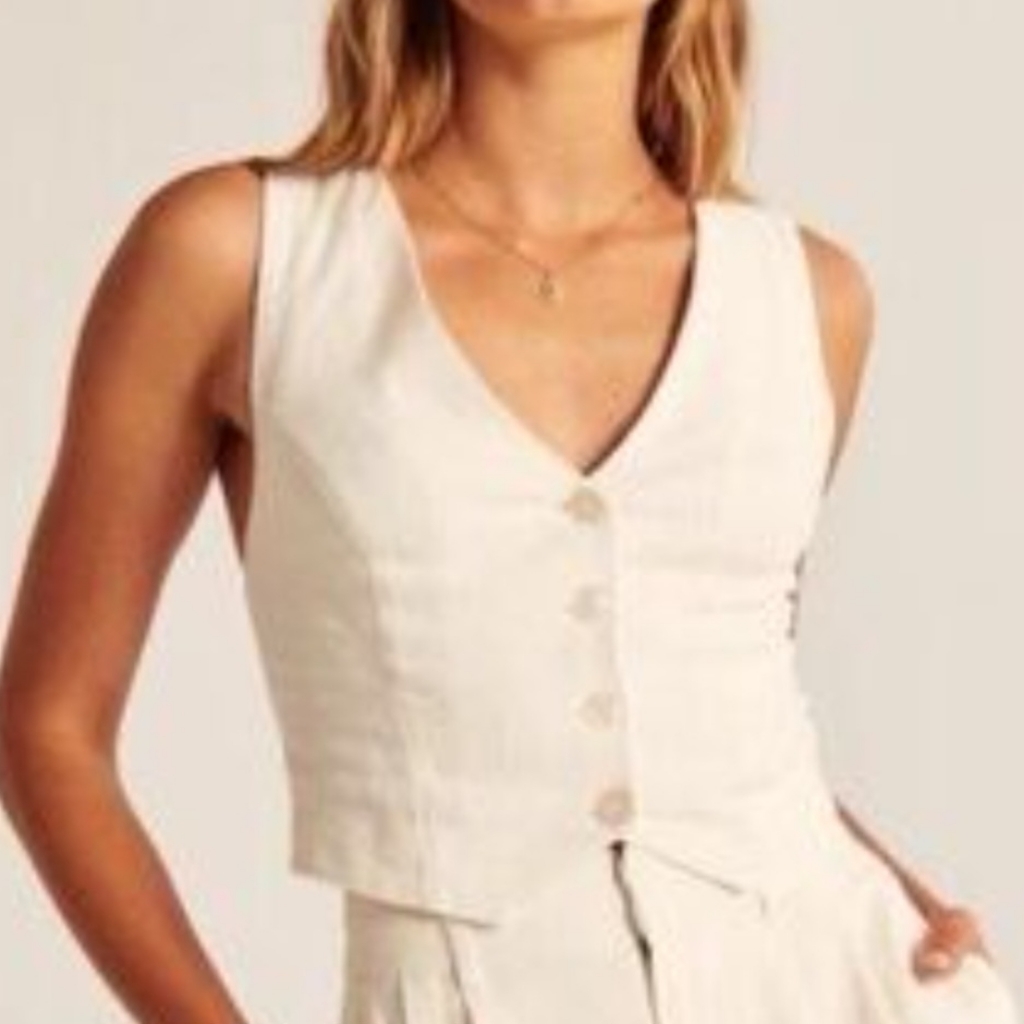 Abercrombie & Fitch Cream Button-Front Vest - Size Small